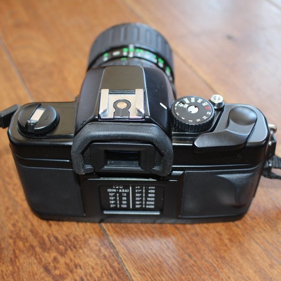 EUC Vivitar V3800N 35mm Manual SLR Camera With 28-70mm Macro Zoom Lens and Case - Picture 3 of 8